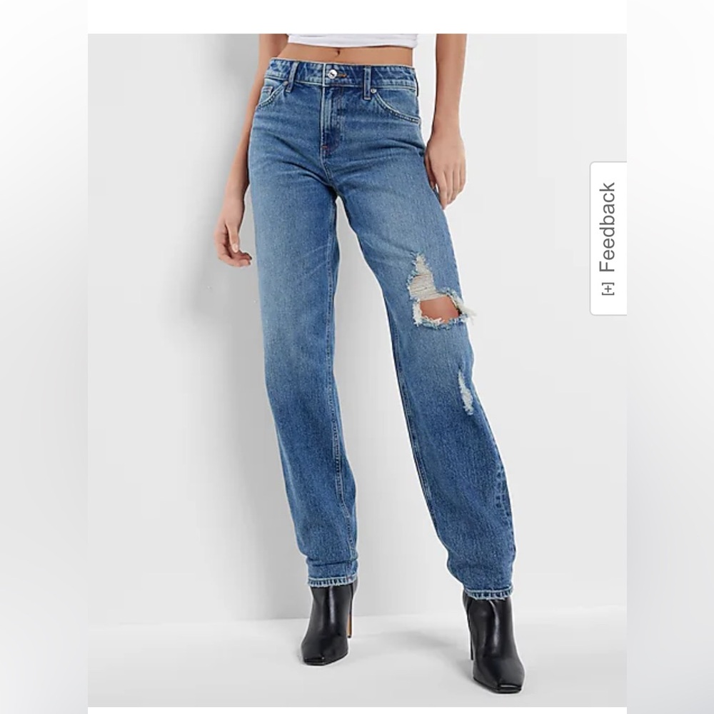 NWT Express Mid Rise Medium Wash Ripped Baggy Tapered Jeans